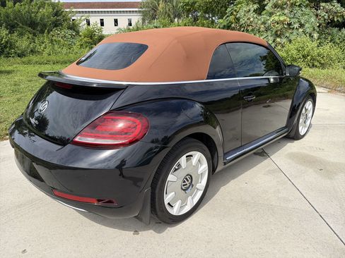 Used 2019 Volkswagen Beetle 2.0T FWD image 4