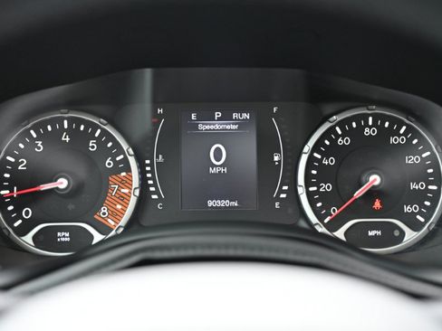 Used 2020 Jeep Renegade Altitude FWD image 21