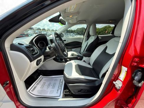 Used 2018 Jeep Compass Limited AWD/4WD image 18