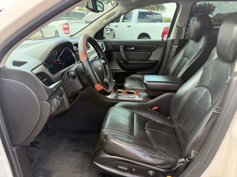 Used 2014 Chevrolet Traverse LT FWD image 11