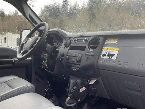 Used 2023 Ford F750 2WD Crew Cab Super Duty image 12
