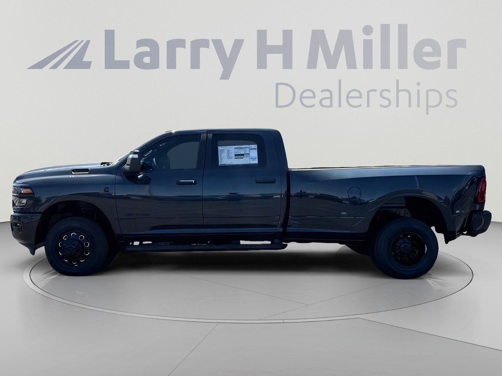 New 2027 RAM 3500 Big Horn AWD/4WD image 3