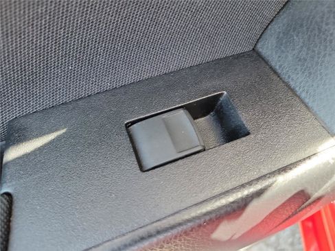 Used 2016 Toyota Corolla LE FWD image 15