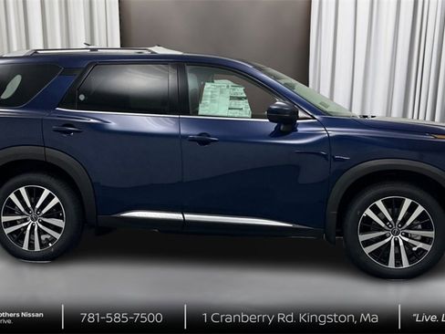 New 2025 Nissan Pathfinder Platinum w/ Cargo Package image 4