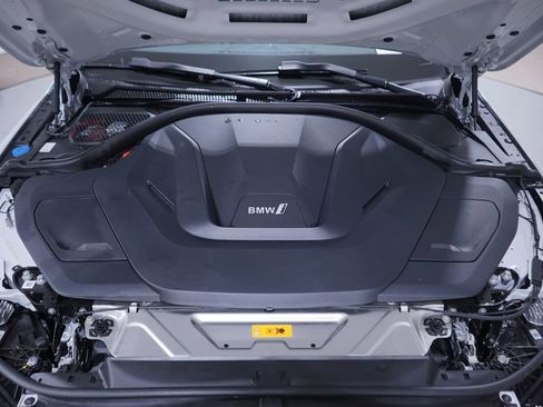 Used 2023 BMW i4 eDrive40 w/ M Sport Package image 24