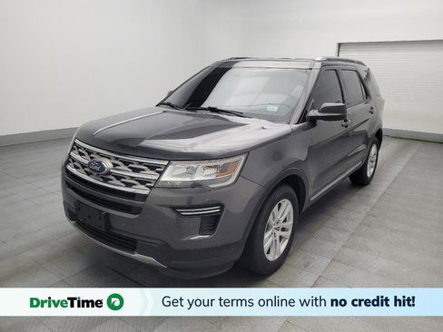 Used 2018 Ford Explorer XLT image 1