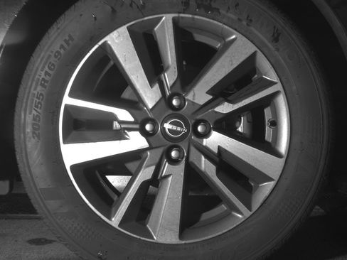 Used 2025 Nissan Versa SV image 13