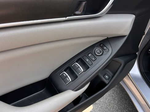 Used 2020 Honda Accord LX image 11