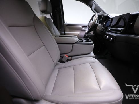 Used 2022 GMC Sierra 1500 SLT w/ X31 Off-Road Package image 12