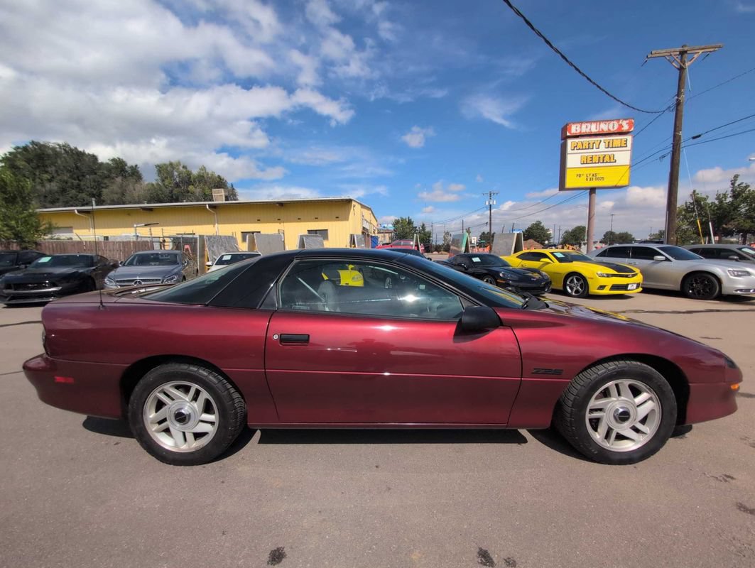 Used 1994 Chevrolet Camaro Z28 RWD image 8