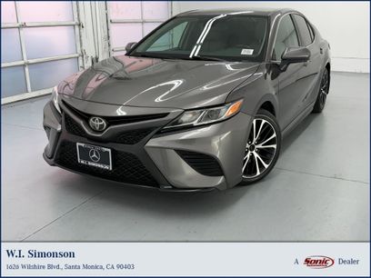 Used 2018 Toyota Camry SE w/ Accessory Appearance Package