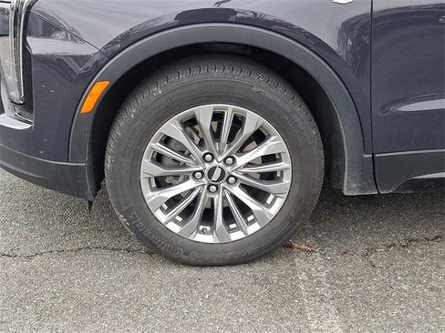 Used 2024 Cadillac XT4 Premium Luxury image 8