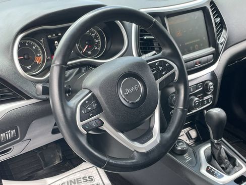 Used 2014 Jeep Cherokee Latitude AWD/4WD image 30