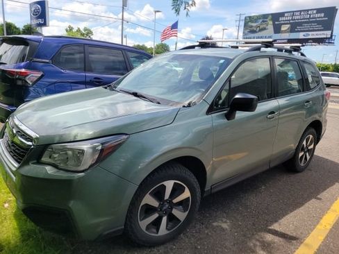 Used 2017 Subaru Forester 2.5i w/ Alloy Wheel Package AWD/4WD image 2