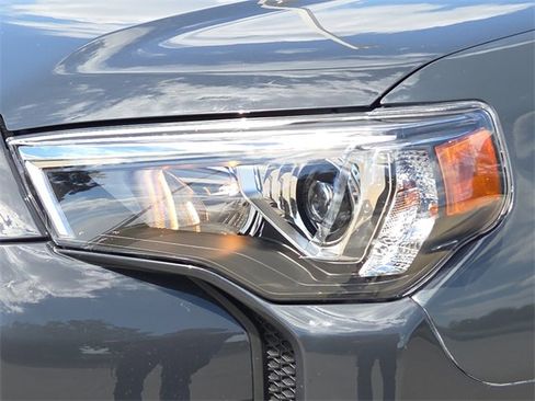 Used 2024 Toyota 4Runner TRD Off-Road Premium image 4