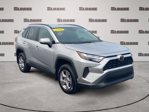 Used 2022 Toyota RAV4 XLE AWD/4WD image 7