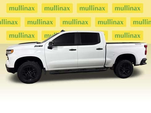 Used 2025 Chevrolet Silverado 1500 LT Trail Boss w/ Convenience Package II AWD/4WD image 12