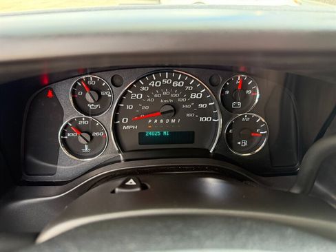 Used 2024 GMC Savana 3500 LS RWD image 32