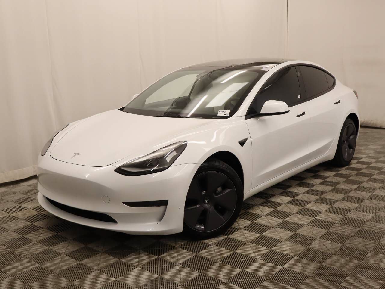 Used 2023 Tesla Model 3 Standard Range RWD image 1