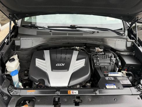 Used 2017 Hyundai Santa Fe AWD image 23