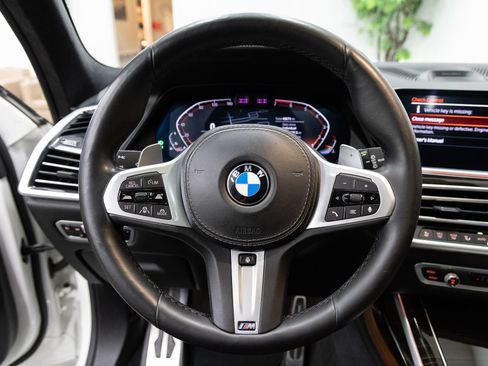 Used 2019 BMW X7 xDrive50i w/ M Sport Package AWD/4WD image 18