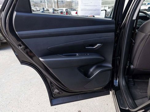 Used 2025 Hyundai Tucson SE AWD/4WD image 14