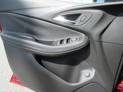 Used 2023 Buick Encore GX Select w/ Sport Touring Package FWD image 17