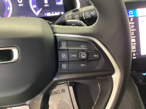 New 2026 Jeep Grand Cherokee Limited AWD/4WD image 25