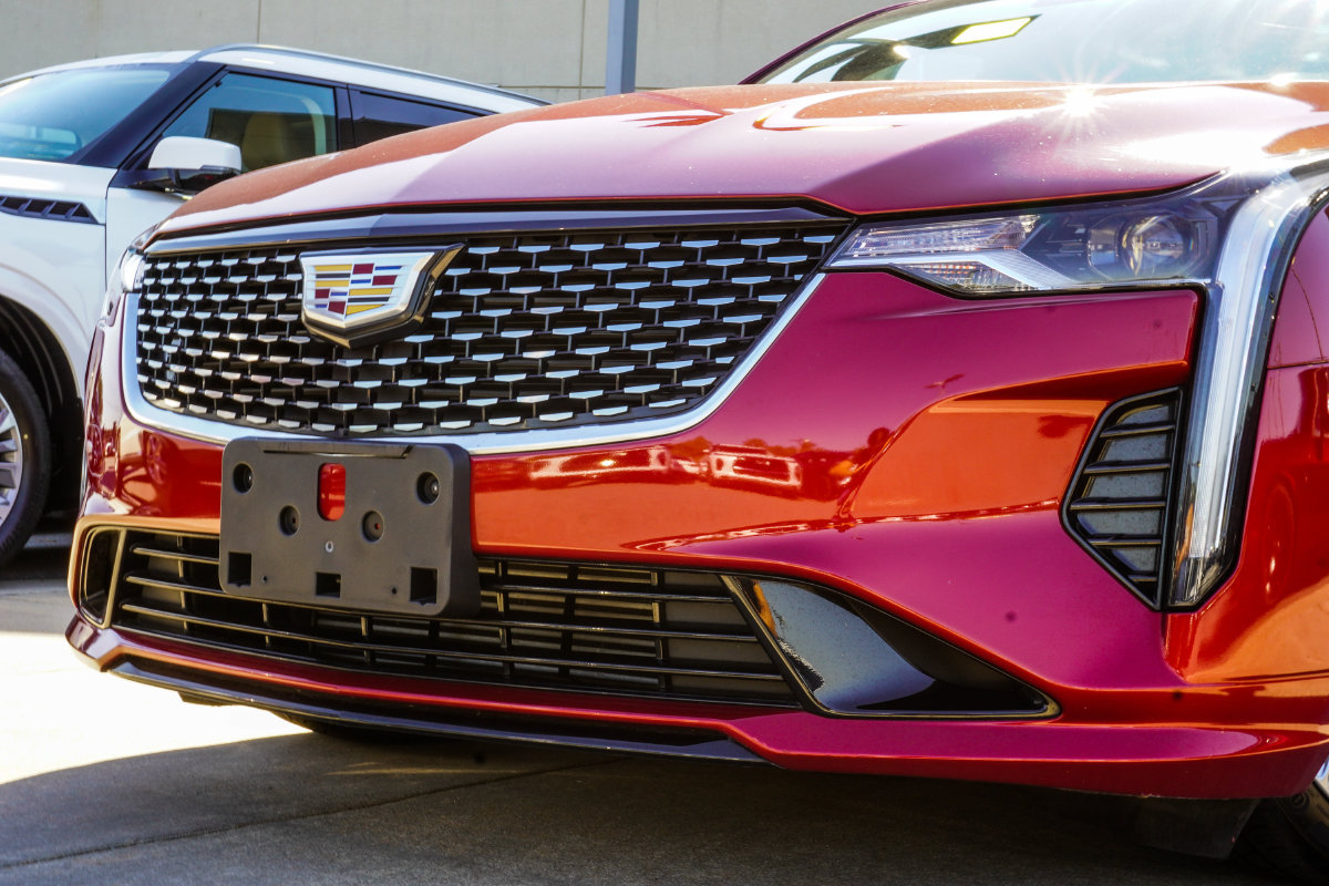 Used 2021 Cadillac CT4 Premium Luxury RWD image 2