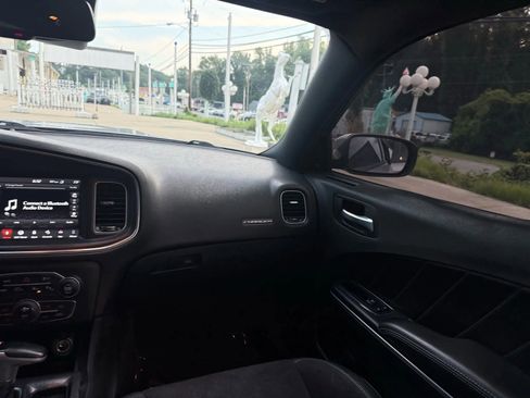 Used 2018 Dodge Charger R/T Scat Pack image 25