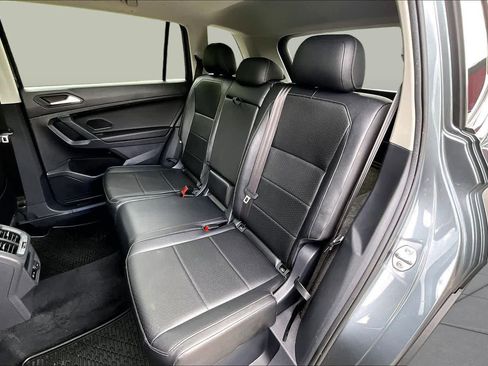 Used 2020 Volkswagen Tiguan SE w/ Panoramic Sunroof Package AWD/4WD image 21