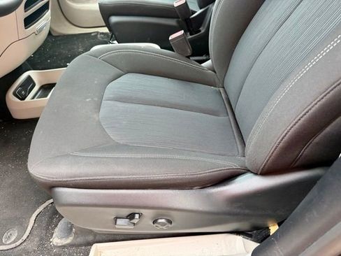 Used 2023 Chrysler Voyager LX FWD image 27
