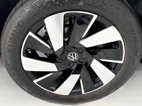 Used 2024 Volkswagen Atlas Cross Sport SE w/ Panoramic Sunroof Package AWD/4WD image 31