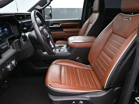 Used 2025 GMC Sierra 2500 Denali Ultimate image 10