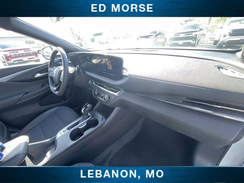 Used 2025 Buick Envista Preferred FWD image 27