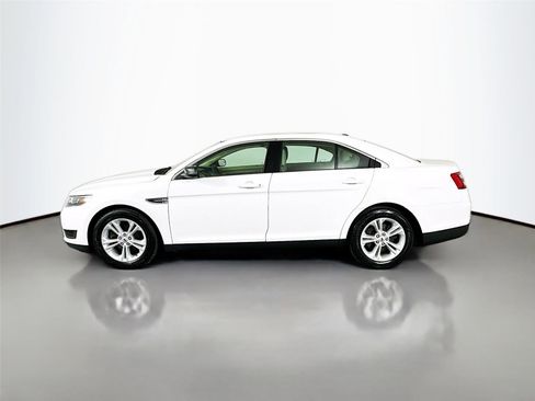 Used 2018 Ford Taurus SE FWD image 8
