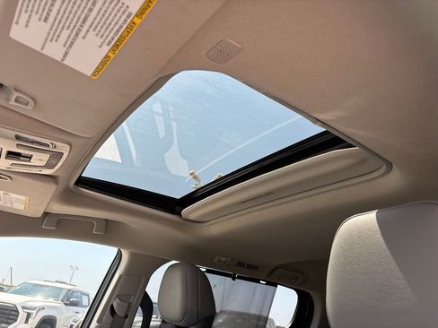 Certified 2023 Toyota Sienna Limited FWD image 8