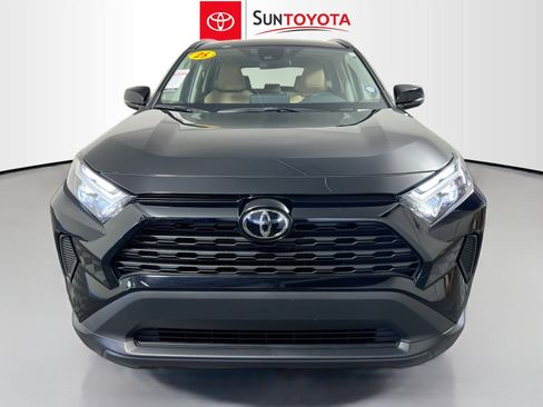 Used 2025 Toyota RAV4 XLE w/ Convenience Package FWD image 10