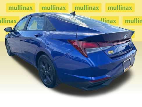 Used 2022 Hyundai Elantra SEL image 8