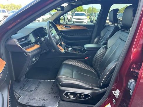 Used 2023 Jeep Grand Cherokee L Summit AWD/4WD image 7
