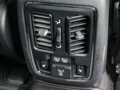 Used 2018 Jeep Grand Cherokee Limited image 33