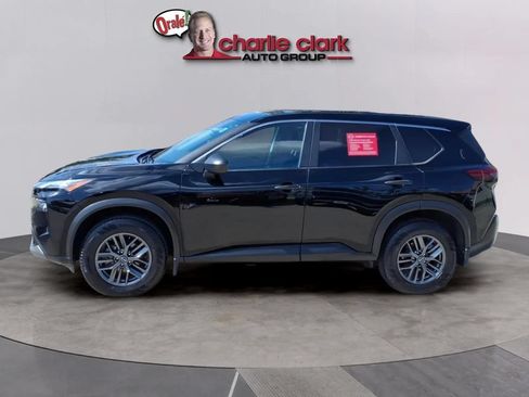 Used 2023 Nissan Rogue S FWD image 2