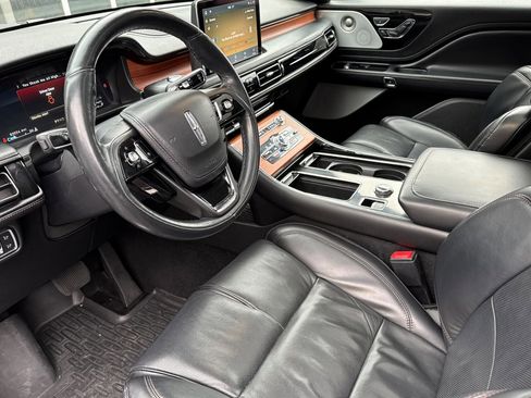 Used 2020 Lincoln Aviator Reserve w/ Equipment Group 202A image 10