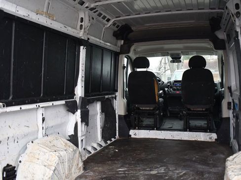 Used 2016 RAM ProMaster 2500 w/ Premium Appearance Group image 23