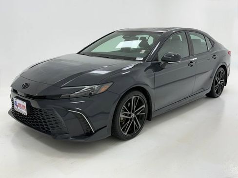 Used 2025 Toyota Camry XSE FWD image 5