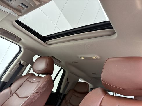 Used 2018 Cadillac Escalade Luxury image 16