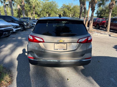 Used 2018 Chevrolet Equinox LT FWD image 6
