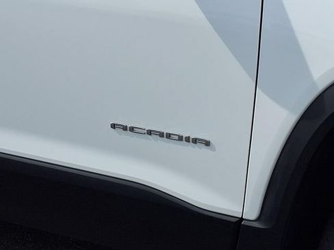Used 2023 GMC Acadia SLE w/ Driver Convenience Package FWD image 11