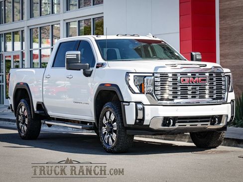 Used 2024 GMC Sierra 2500 Denali w/ Denali Reserve Package AWD/4WD image 1