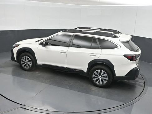 Used 2025 Subaru Outback Premium AWD/4WD image 43